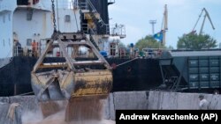 Завантаження судна в порту Ізмаїла, фото ілюстративне