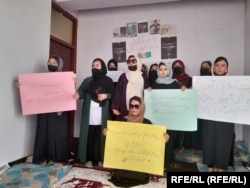 طالبان با تسلط به قدرت محدودیت های فراوانی به زنان و دختران در افغانستان ایجاد کرده اند.
