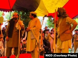 سال گذشته نیز این میله و مشاعره با حضور جمعی از فرهنگیان در ولایت ننگرهار برگزار شده بود