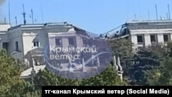 Ukrayına Silâlı quvetleriniñ raketa ücüminden soñ Aqyardaki Rusiye Qara deñiz flotu ştabınıñ teşilgen damı, 2023 senesi sentâbrniñ 22-si
