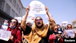 Protest Afganistanki u Kabulu 2021. Ograničenja koja su talibani nametnuli ženama doprinijela su naglom padu zaposlenosti, navodi Međunarodna organizacija rada (ILO) u saopštenju od 7. marta 2023.