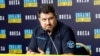 Російські військові намагаються використати «будь-яку можливість» для відновлення споруд біля Керченського мосту, які були пошкоджені внаслідок штормів, каже Дмитро Плетенчук