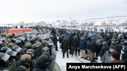 Фаил Алсыновду коргоо акциясына чыккандар. 2024-жылдын 17-январы. 