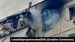 Наслідки одно з російських обстрілів Нікополя. Фото ілюстративне 