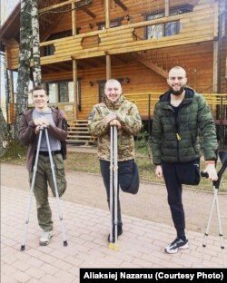 Бійці, які втратили ноги. Після виписки