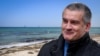 «Примеряют куда угодно, лишь бы избавиться»: удержится ли Аксенов в кресле?