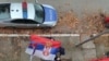 Policija Kosova u blizini kancelarije Opštinske izborne komisije u Sjevernoj Mitrovici, 6. decembar 2022.