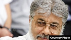 Jailed Iranian political activist and journalist, Isa Saharkhiz