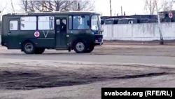 Російський автобус для перевезення поранених у Білорусі, березень 2022 року