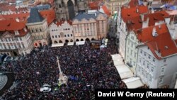 Протести против рестриктивните мерки за ковид 19 во Прага
