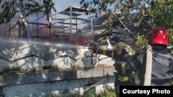 В Одесі внаслідок влучання ракети вигорів логістичний продовольчий склад