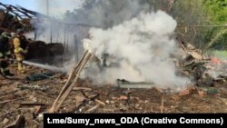 На місці влучання зайнялася пожежа, працюють рятувальники
