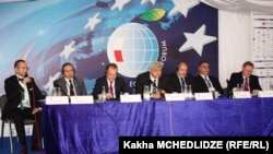 ნიკოლოზ ვაშაკიძე, საქართველოს საგარეო საქმეთა მინისტრის პირველი მოადგილე (ცენტრში)