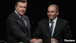 Тодішній президент України Віктор Янукович (ліворуч) і олігарх Віктор Пінчук. Дніпропетровськ, 2012 рік (ілюстративне фото)