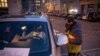 Додаткові заходи боротьби з коронавірусом ухвалені в Чехії: на вулицю лише в масці