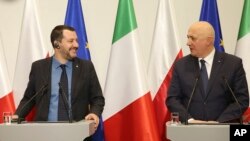 Потенційний пакт Сальвіні-Качинського у Брюсселі сприймають через призму травневих європейських парламентських виборів. На фото - італійський політик під час візиту до Варшави 9 січня