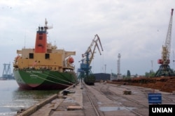 ДП «Миколаївський морський торговельний порт» в Миколаєві. Липень 2015 року