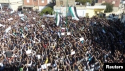 Anti-režimeske demonstracije u Huli blizu grada Homs, 13. novembar 2011.