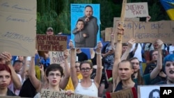 Ukrainians protested this week against legislation signed by President Volodymyr Zelenskyy that threatened the independence of the country’s anti-corruption agencies. He cited their pressure as a reason why he backtracked on the law just days later. 