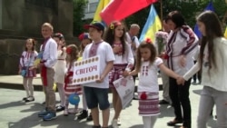 Прагою вдруге пройшов український марш вишиванок (відео)