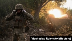 Работа артиллеристов 93-й ОМБр с САУ Paladin на Часовоярском фронте