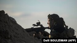 Підтримувані США сирійські сили 1 березня відновили військові дії, щоб звільнити останню територію, утримувану бойовиками «Ісламської держави» в провінції Дейр ез-Зор