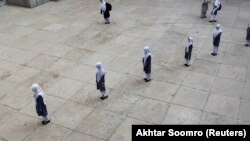 د پاکستان حکومت تر وخت مخکې د ژمي چوټیو په موخه د ښوونځیو پر تړلو غور کوي