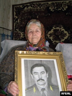 Ульяна Захаранка з партрэтам сына