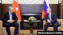 Төркия президенты Рәҗәп Эрдоган һәм Русия президенты Владимир Путин