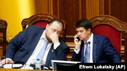 Зараз на COVID-19 хворіють, зокрема, голова Верховної Ради Дмитро Разумков і його перший заступник Руслан Стефанчук