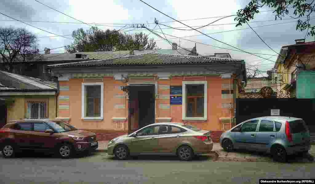 Також режисера звинуватили в організації підпалів офісів громадської організації &laquo;Російська громада Криму&raquo; і представництва партії &laquo;Єдина Росія&raquo; в Сімферополі 14 і 18 квітня 2014 року. Зараз замість офісу &laquo;Єдиної Росії&raquo; в цій будівлі є представництво громадського руху &laquo;Донецька Республіка&raquo; в Криму
