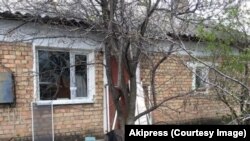 Кылмыш болгон үй. Сүрөт "Акипресс" маалымат агенттигине таандык. 2016
