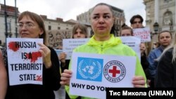 Родичі та друзі захисників «Азовсталі» вимагають визнати Росію державою-терористом після вбивства українських військовополонених у в’язниці в Оленівці на окупованій частині Донеччини. Львів, 31 липня 2022 року