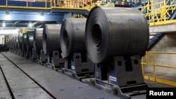 Компанія Optima Specialty Steel володіла сімома заводами в п’яти штатах США. Коли вона 2016 року оголосила про банкрутство, це призвело до втрати інвестицій Корфа і партнерів приблизно на 200 мільйонів доларів
