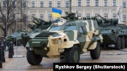 Виставка війскової техніки «Укроборонпрому» на Михайлівській площі, Київ, грудень 2015 року