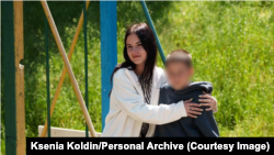 Ксения Колдин с брат ѝ Серхий след завръщането им в Украйна