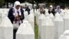 U Memorijalnom centru Potočari do sada su ukopani posmrtni ostaci 6.610 pronađenih i identifikovanih žrtava genocida. Još se traga za više od njih 1.000.