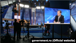 "НТВ-Мир", "РТР-Планета", "Россия-24" жана "Россия-Культура" каналдары Орусиянын өзүндө калкка акысыз көрсөтүлөт. 