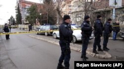 Митровица шаарындагы саясатчыга ок атылган аймак.