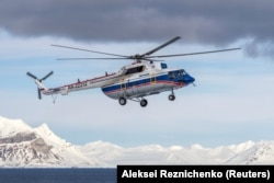Мі-8 російського виробництва, який зник безвісти 26 жовтня 2017 року з вісьмома людьми на борту біля узбережжя Арктичного архіпелагу Шпіцберген