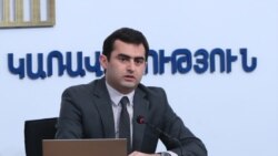 Министр высокотехнологичной промышленности Акоп Аршакян на пресс-конференции, Ереван, 8 апреля 2020 г