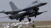 Україна отримала першу партію винищувачів F-16 – Bloomberg