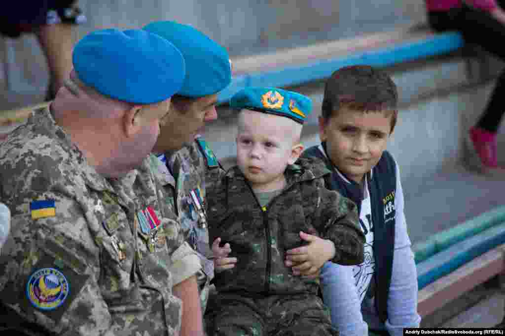 На змаганнях були присутні батьки, ветерани, гості з танкового заводу, Держспецтрансслужби, «Укроборонпрому» та 101-ї бригади Міноборони