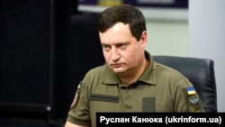 Андрій Юсов вказав на те, що російська пропаганда і «багато хто в Росії» хочуть перекинути відповідальність за воєнні злочини на неформальні військові формування