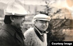 Кеңеш Жусупов менен Салижан Жигитов (оңдо). 