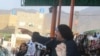 ''د کلبوشن لپاره قوانين جوړېږي خو علي وزیر زنداني دی''