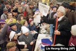 Київ, 30 листопада 1991 року. Під час агітації в центрі української столиці у переддень Всеукраїнського референдуму за незалежність України