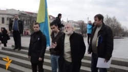 Акмәчеттә президентның китүен таләп иттеләр