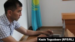 Юрист из Караганды Нурхан Жумабеков на суде по его иску к компании «Евразия+ОРТ». Алматы, 20 июня 2016 года.