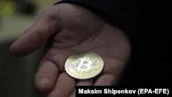 Сувенірний «біткоїн»